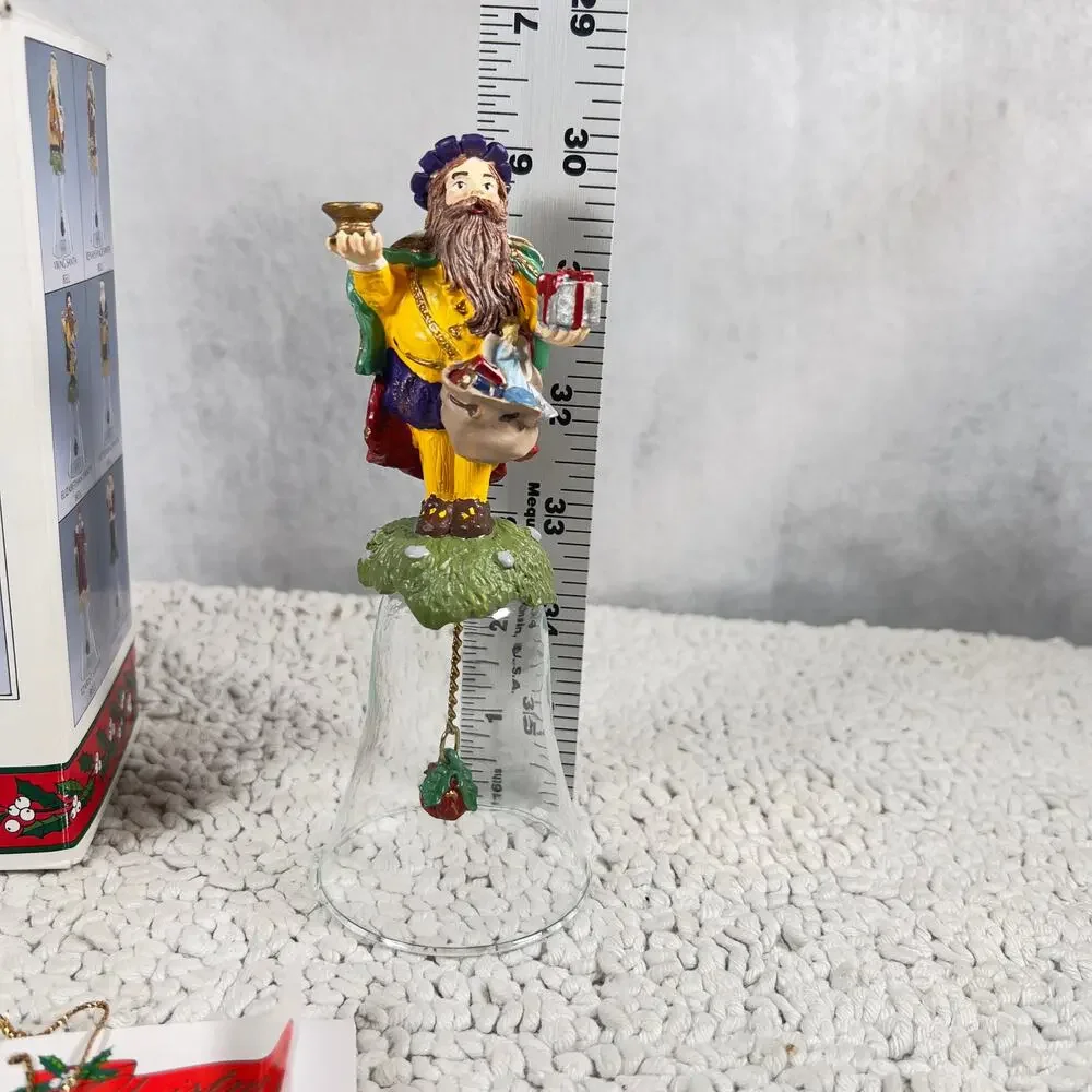 Novelino Christmas Through The Ages Glass Bell Resin Topper 1992 Elizabethan